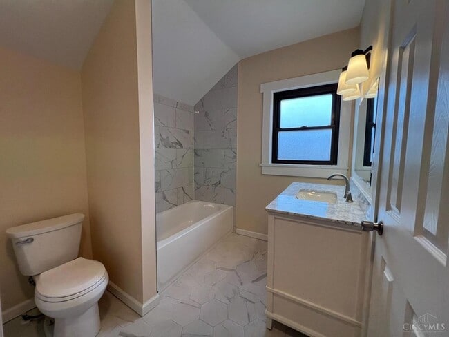 Building Photo - 626 Greenwood Ave