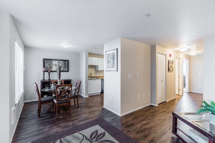 Callen Lacey, WA Apartment Finder