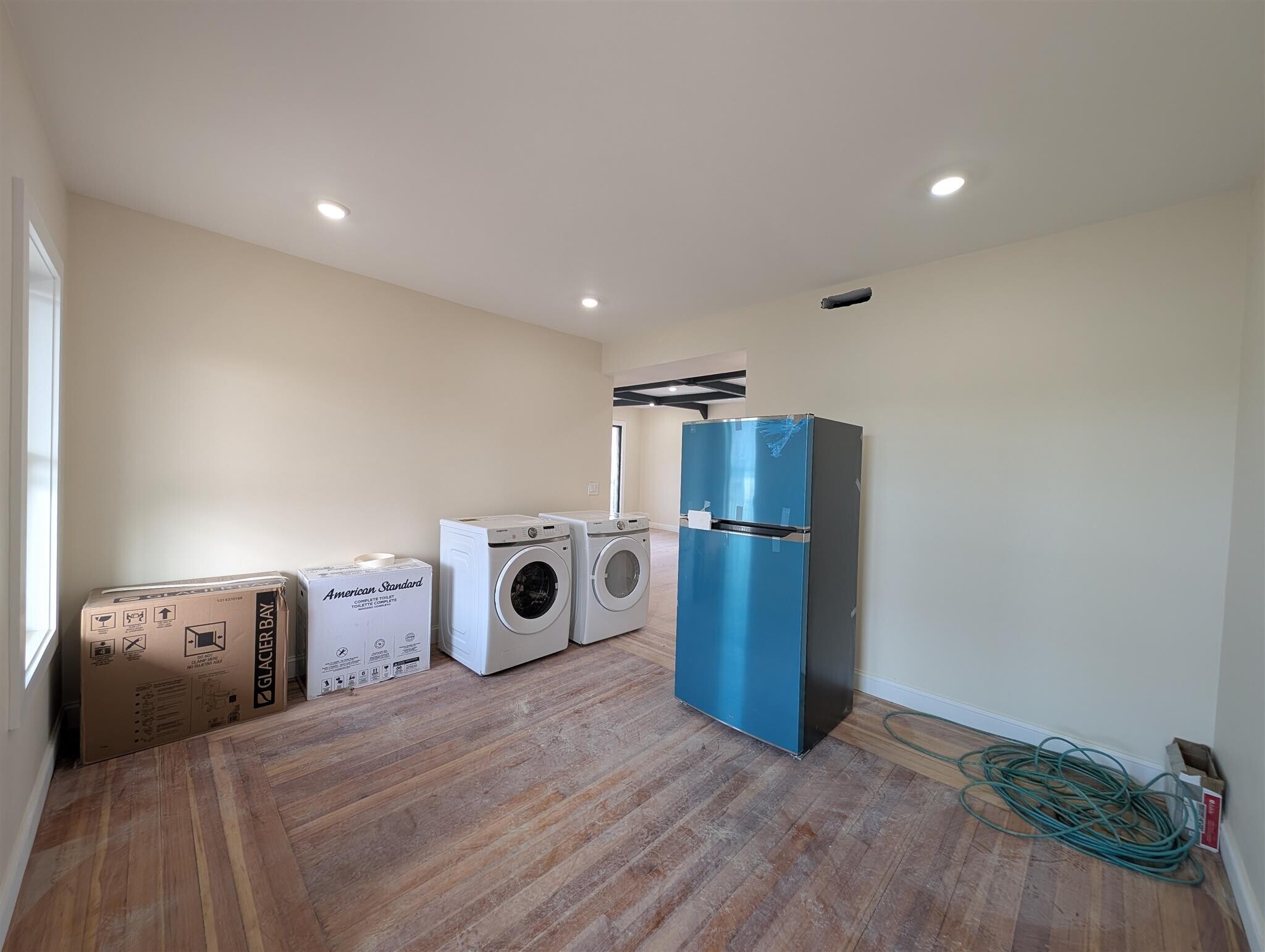 Building Photo - 5 Lowell Cir