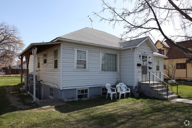Building Photo - 811 Albany St