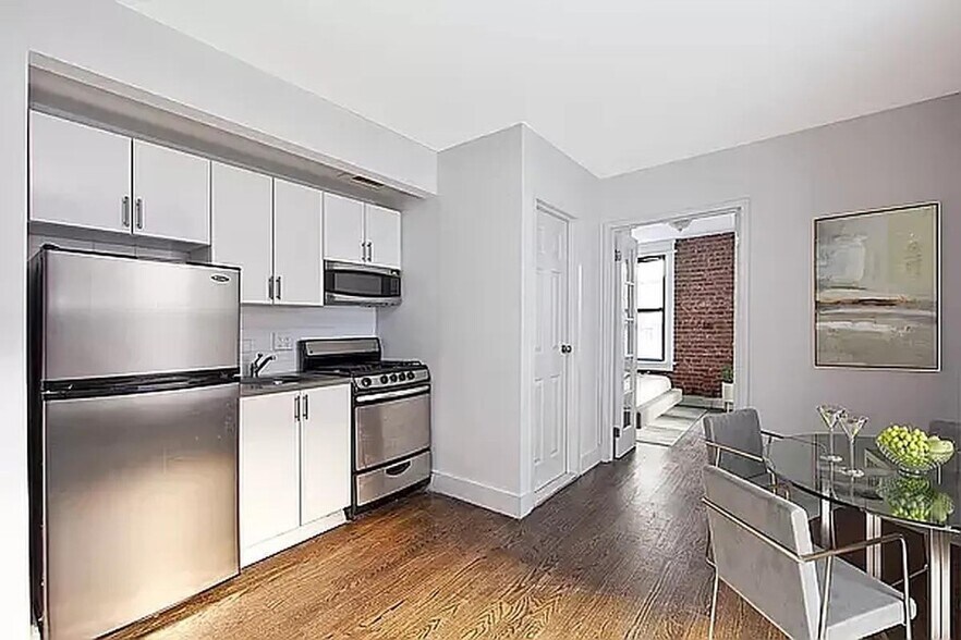 Building Photo - 13 Essex St