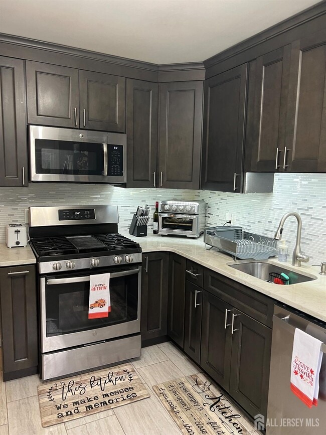 Building Photo - 42 Townsend Dr