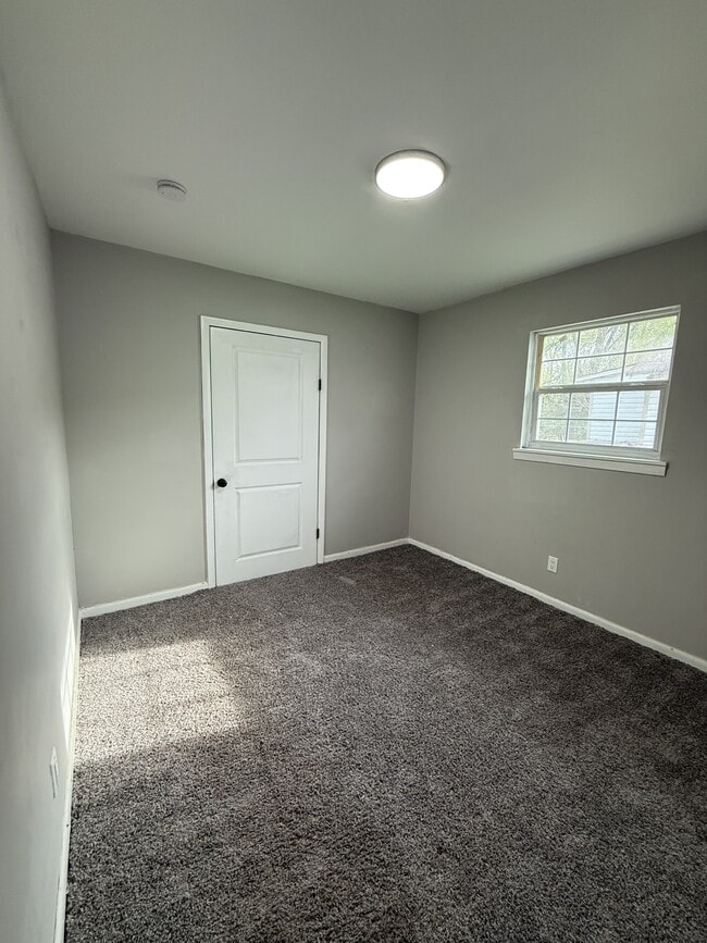 Building Photo - 3728 Hickory Ave SW