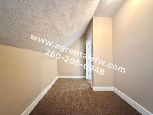 Building Photo - 1210 Marion St