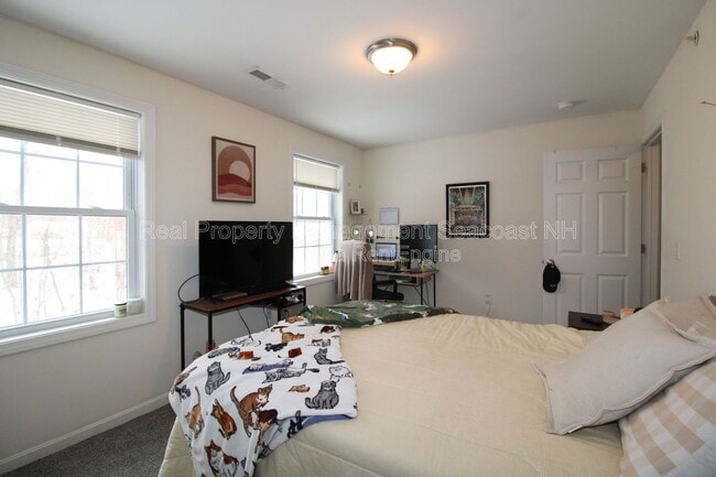 Building Photo - 1 Waverly Dr