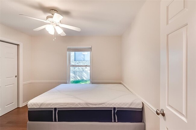 Building Photo - 11209 Deadoak Ln