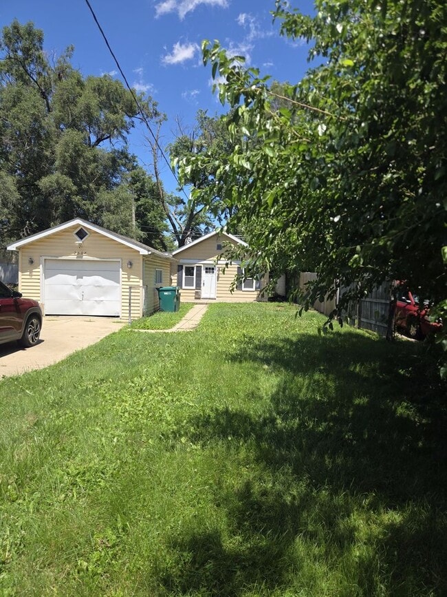 Building Photo - Spacious 3-Bedroom Home with Dedicated Laundry & Dining Room — 50% Off Your First Month!