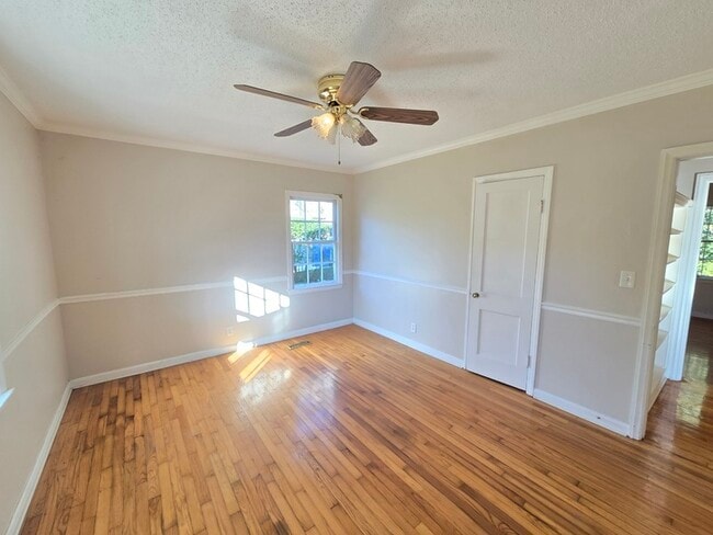 Building Photo - 3409 Alta Vista Dr