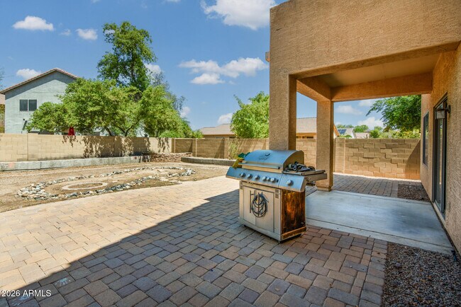 Building Photo - 44640 Yucca Ln