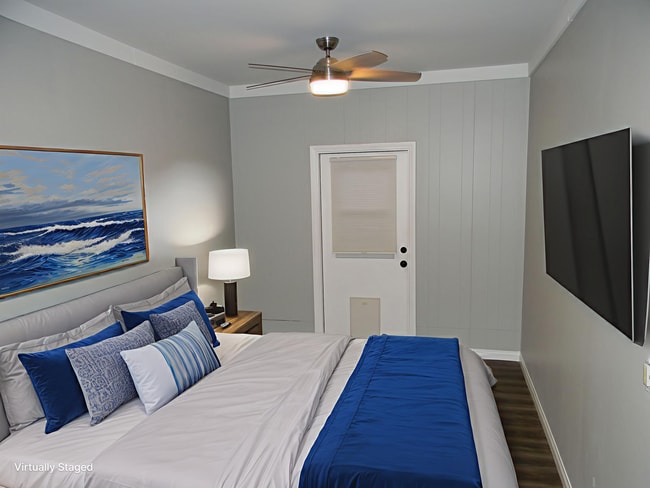 Building Photo - 1143 E Rose Ave