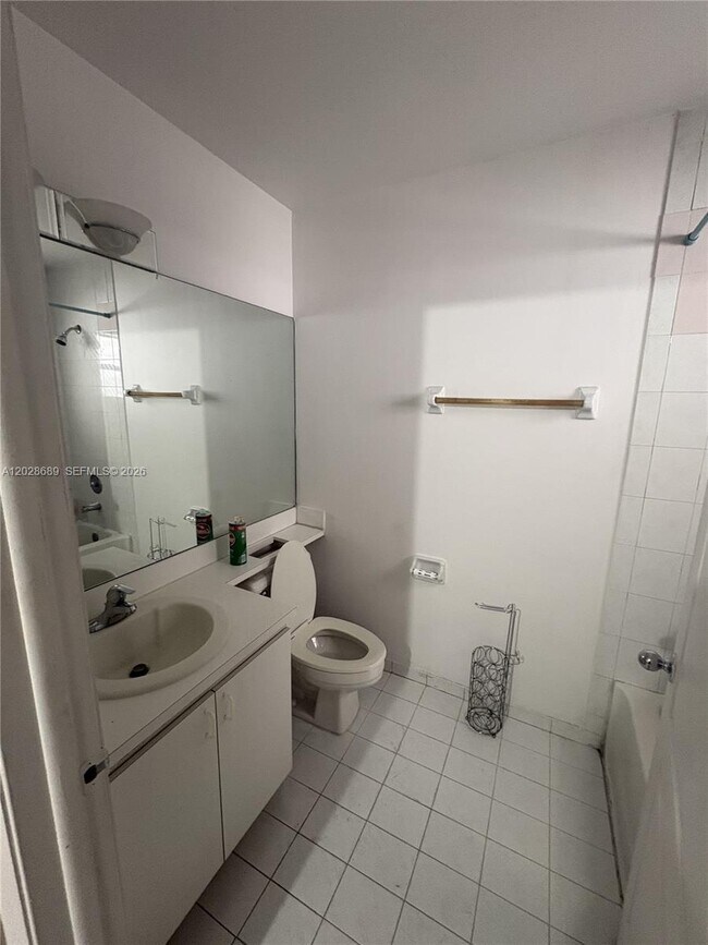 Building Photo - 2232 W 74th Terrace