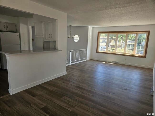 Building Photo - 2530 Saint John Ct
