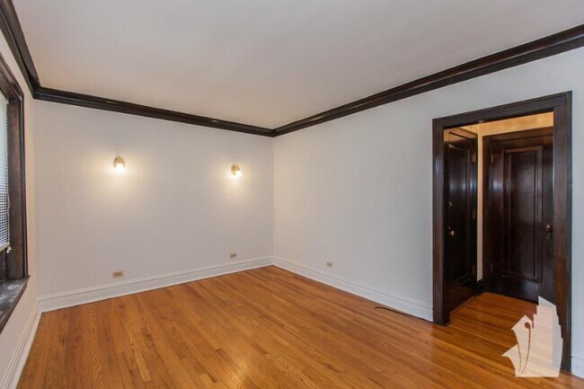 Building Photo - 1 bedroom in Chicago IL 60613