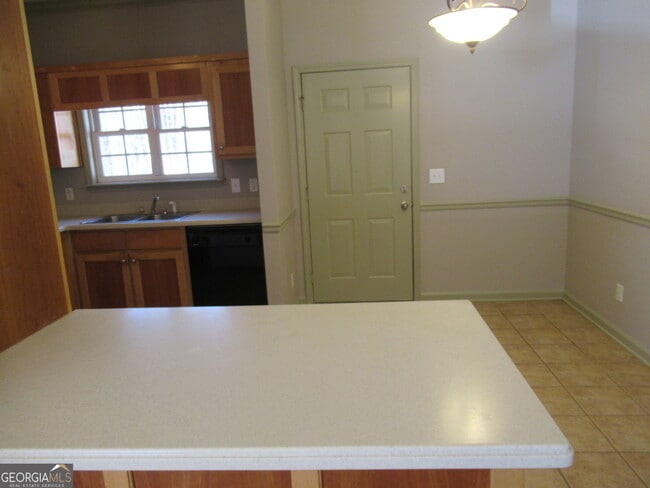 Building Photo - 95 Live Oak Rd