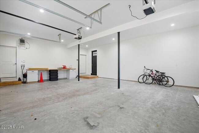 Building Photo - 159 Knapp Rd