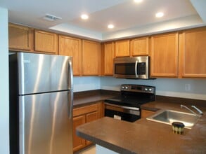 Building Photo - ONE BEDROOM ONE BATHROOM! WATERFRONT COMMUNITY!!!