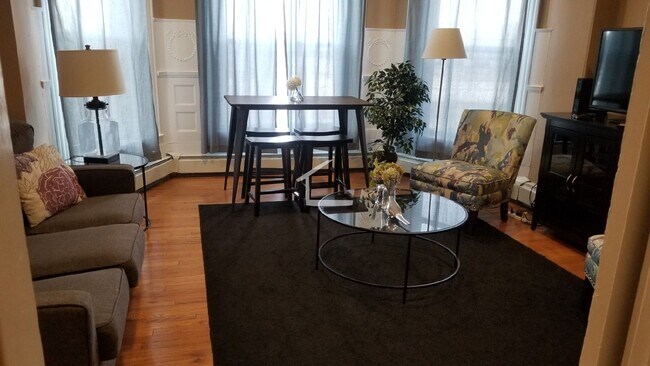 Building Photo - HOT FENWAY LISTING!!!!!