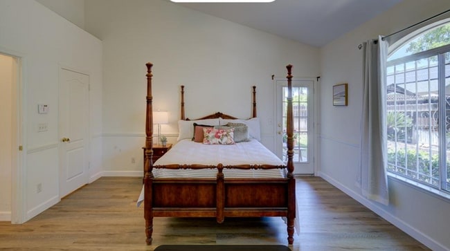 Building Photo - 2684 E Kelso Ave