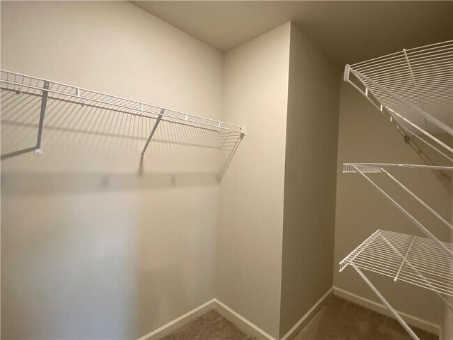 Building Photo - 2715 Piper Dr