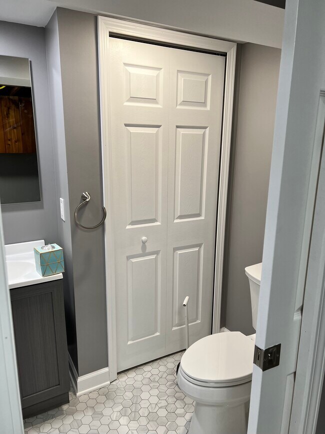 Bm Bath - 23501 Geneva St