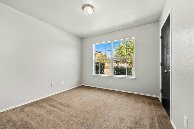 Building Photo - 2207 Stoneham Ct