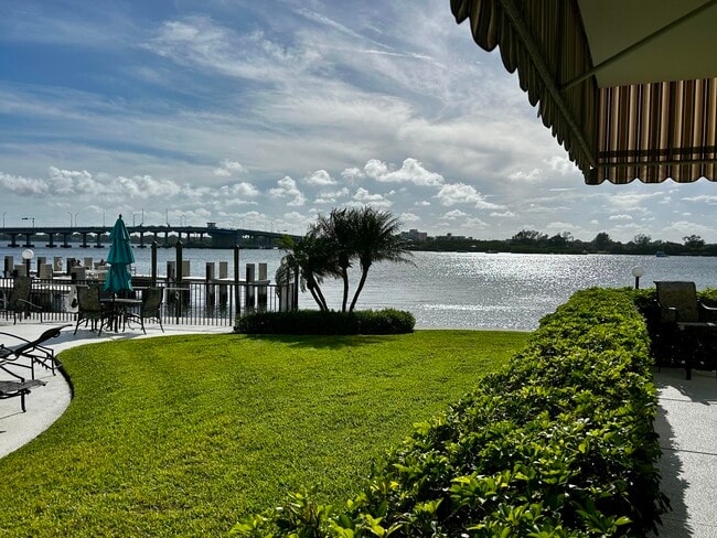 Building Photo - 2840 S Ocean Blvd