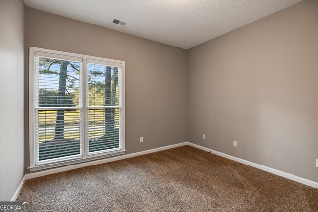 Building Photo - 140 Fairfield Rd