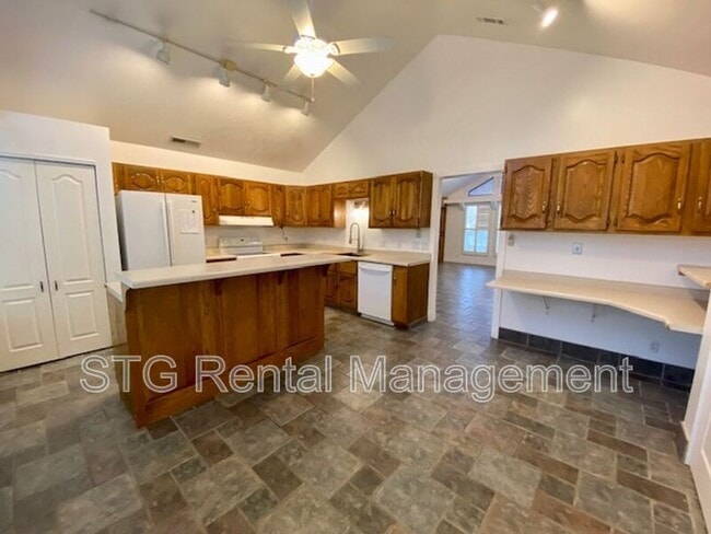 Building Photo - 1697 Stucki Dr