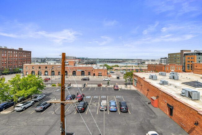 Building Photo - 2345 Walnut St