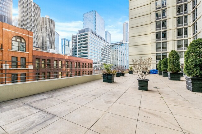 Building Photo - 440 N Wabash Ave