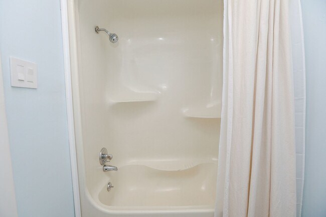 Building Photo - Luxurious home rental in Broad Bay Islands!