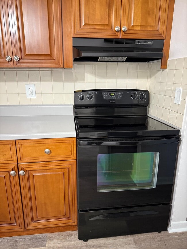 Building Photo - 622 N L St