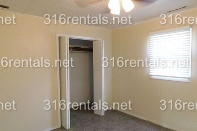 Building Photo - 621 Osage St