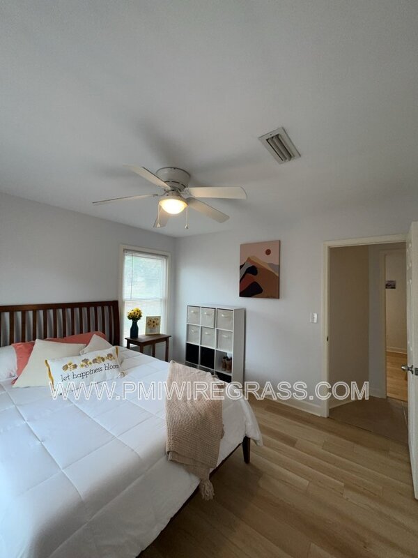 Building Photo - 202 Pondella Dr
