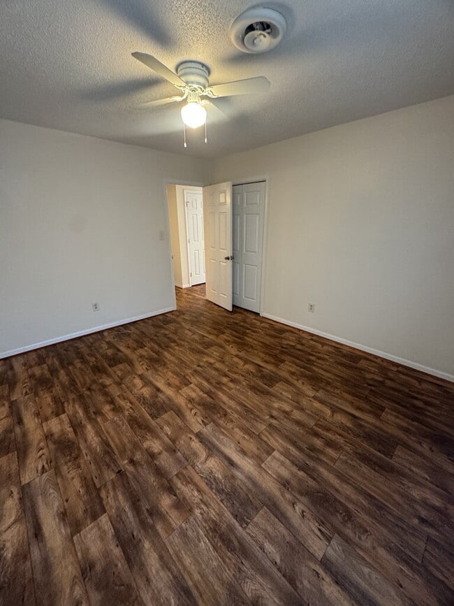 Building Photo - 101 Garden Pl