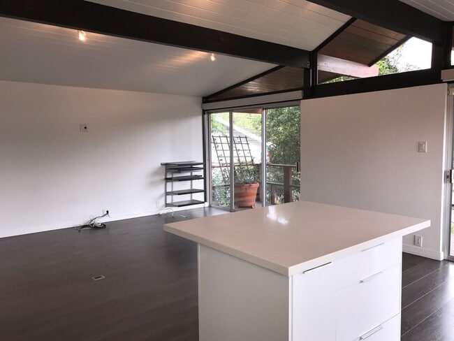 Building Photo - CALL TO BOOK!! Historic & Remodeled 2-Bedr...