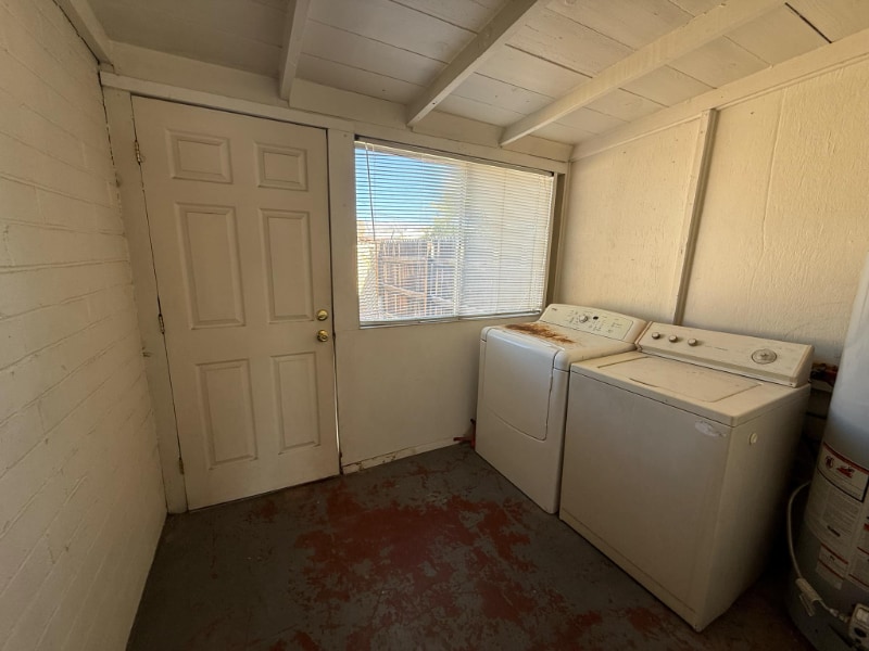 Building Photo - 5019 E 1st St