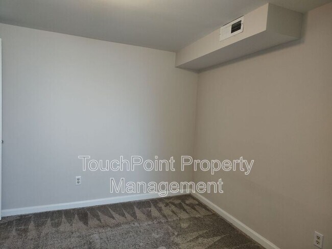 Building Photo - 340 Hollis Rd