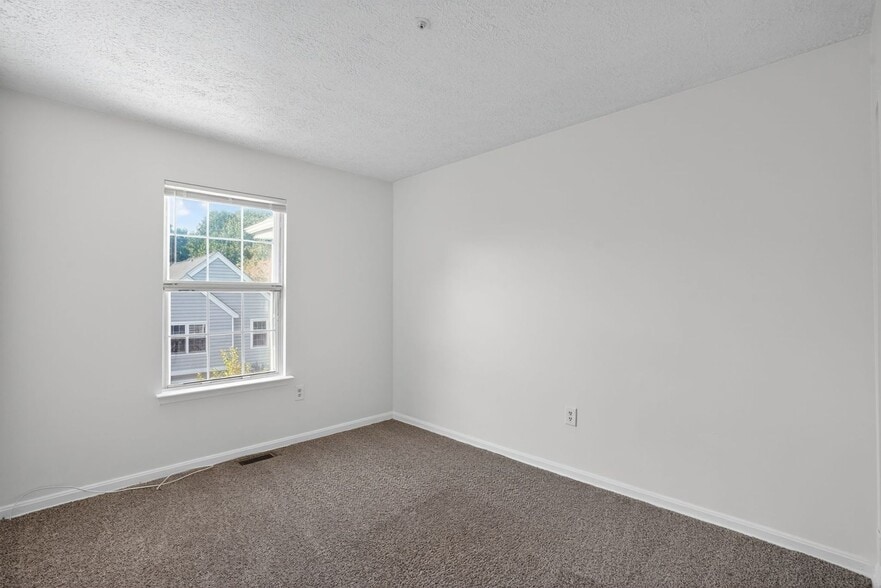 Building Photo - 3306 Brookshire Ct