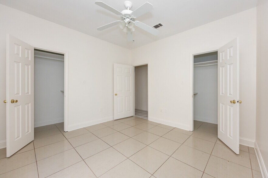 Building Photo - 9540A Lindale Ave