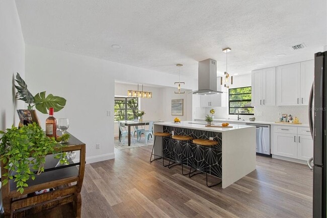 Building Photo - 11218 Creek View Dr