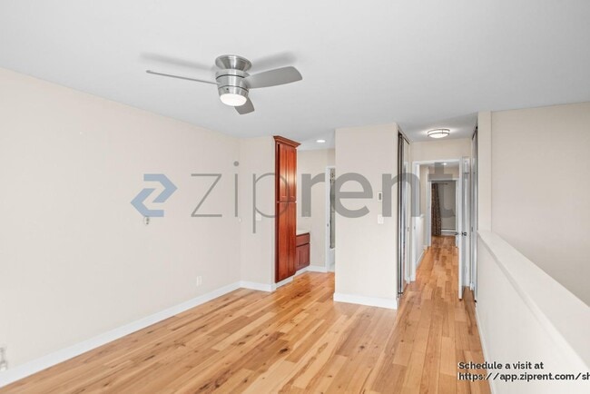 Building Photo - 2666 Kentworth Way