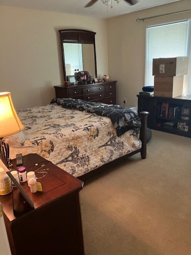 Building Photo - Lovely Rambler