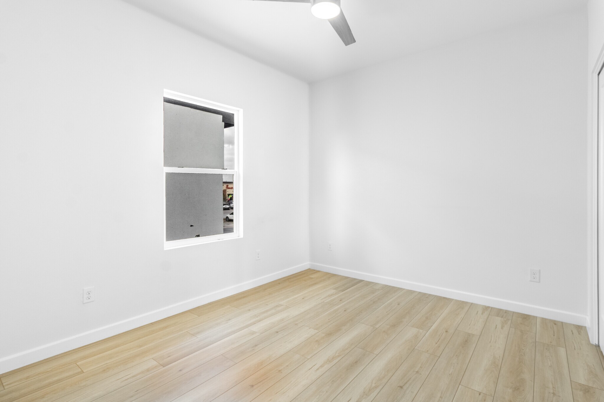 Building Photo - 2604 Kerria Ave