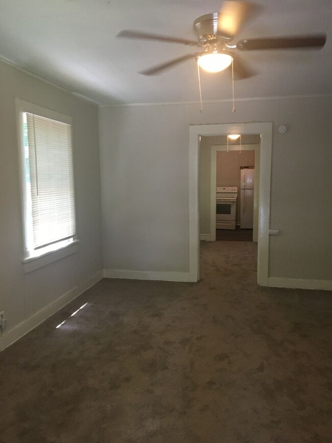 Building Photo - 1021 Ridge Ave