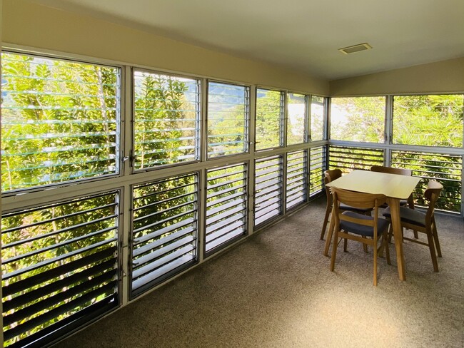 Towards dining area - 3321 Anoai Pl