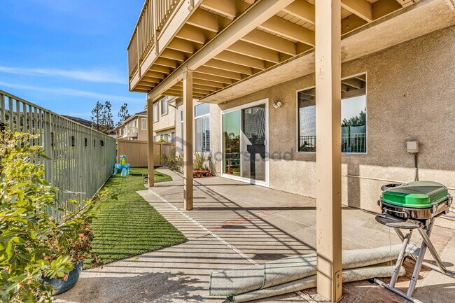 Building Photo - 6042 E Birdcage Ct