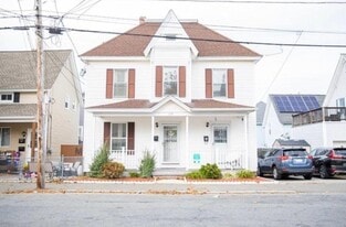 Building Photo - 174 4th Ave