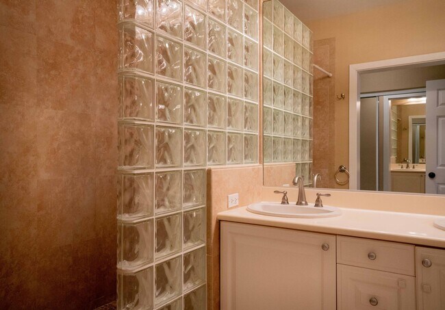 Building Photo - Ko Olina Coconut Plantation 2 Bedroom, 2 Bath, Plus Den/Office (or 3rd Bedroom)