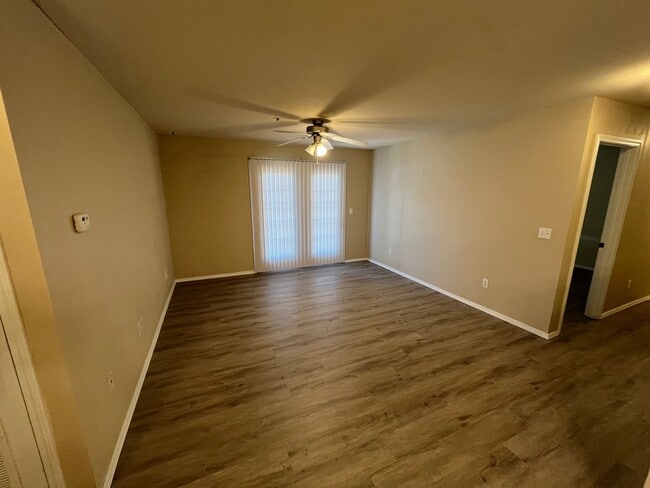 Building Photo - 2 bedroom 2 bath apartment at Clifton Heights Apartments basic internet and trash service included